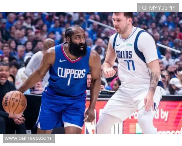 快船与勇士激战G6争夺季后赛晋级关键战役的精彩回顾与分析